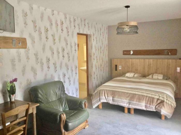 La Ferme De Montard Bed & Breakfast Montmorot Phòng bức ảnh